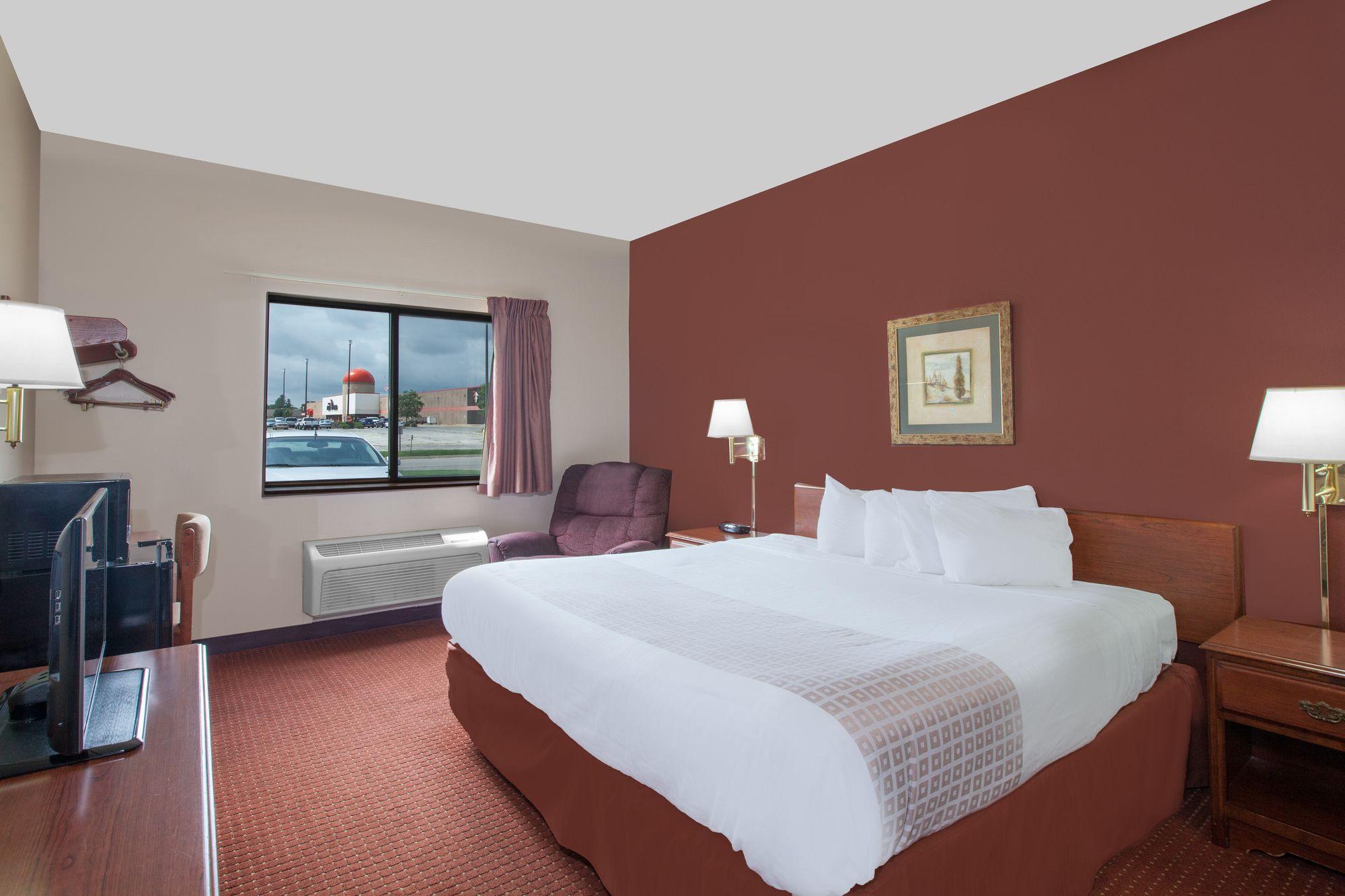 Super 8 By Wyndham Mason City Dış mekan fotoğraf