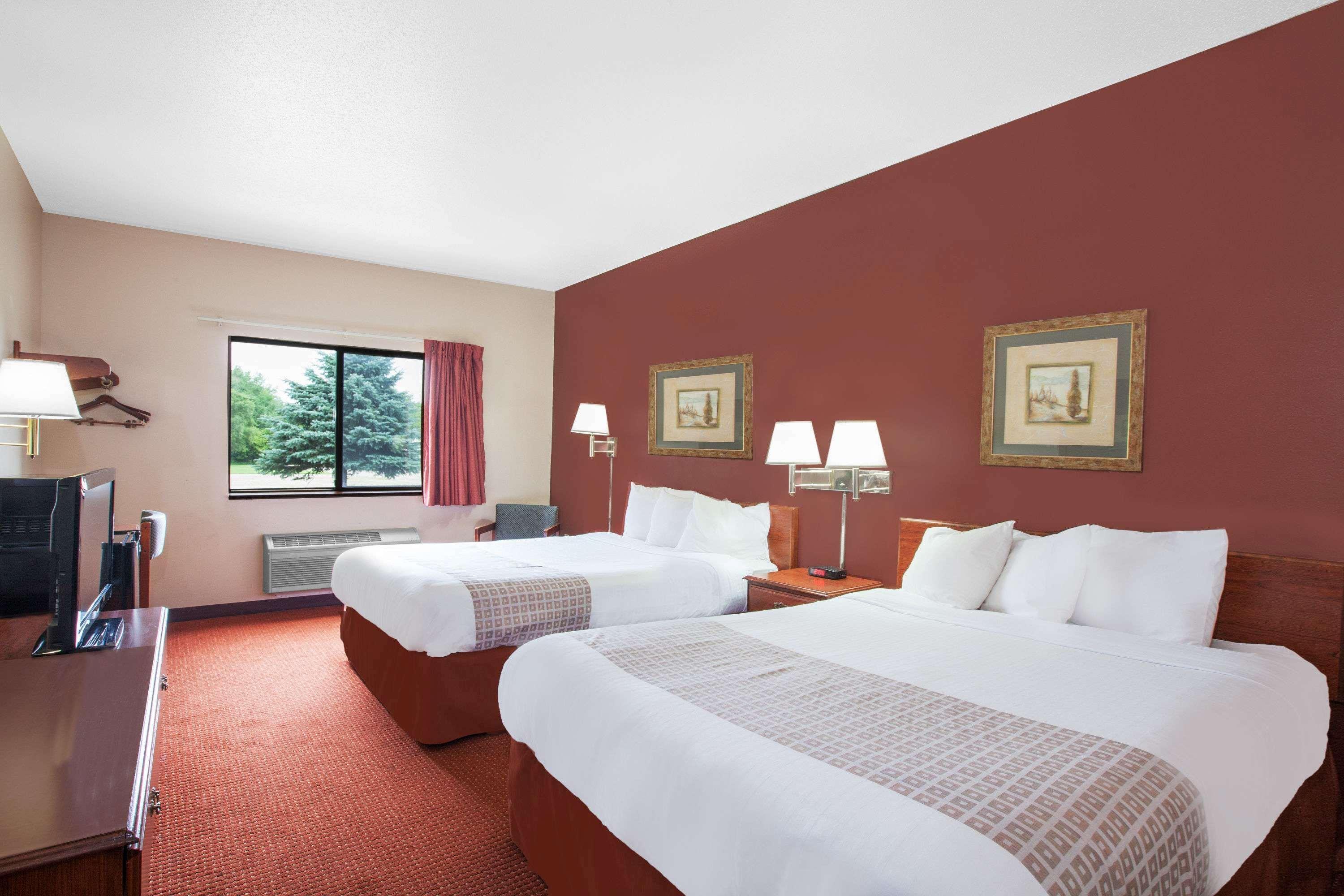 Super 8 By Wyndham Mason City Dış mekan fotoğraf